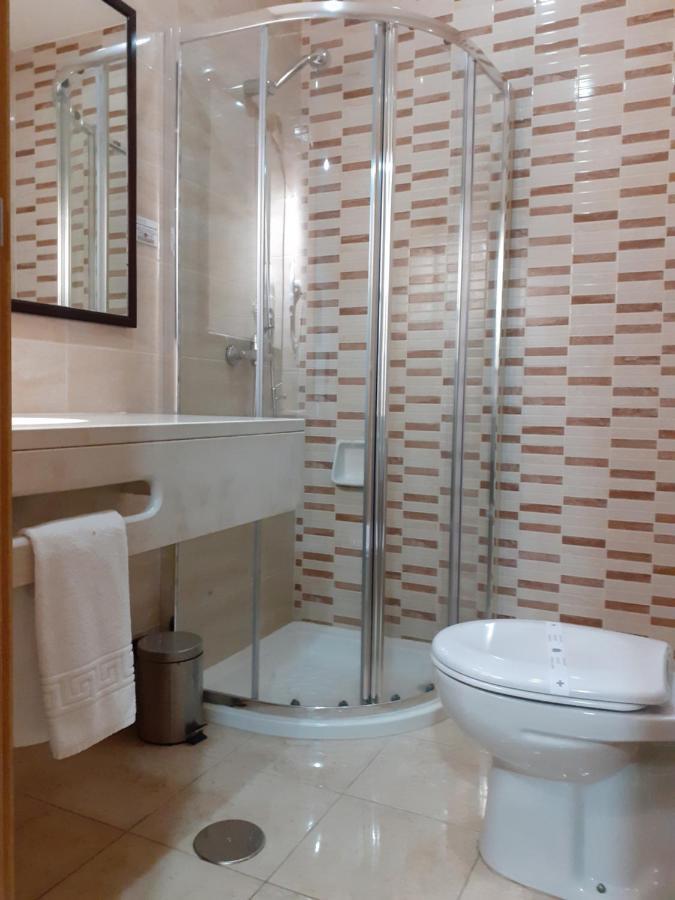 Hotel Square Serta Bagian luar foto