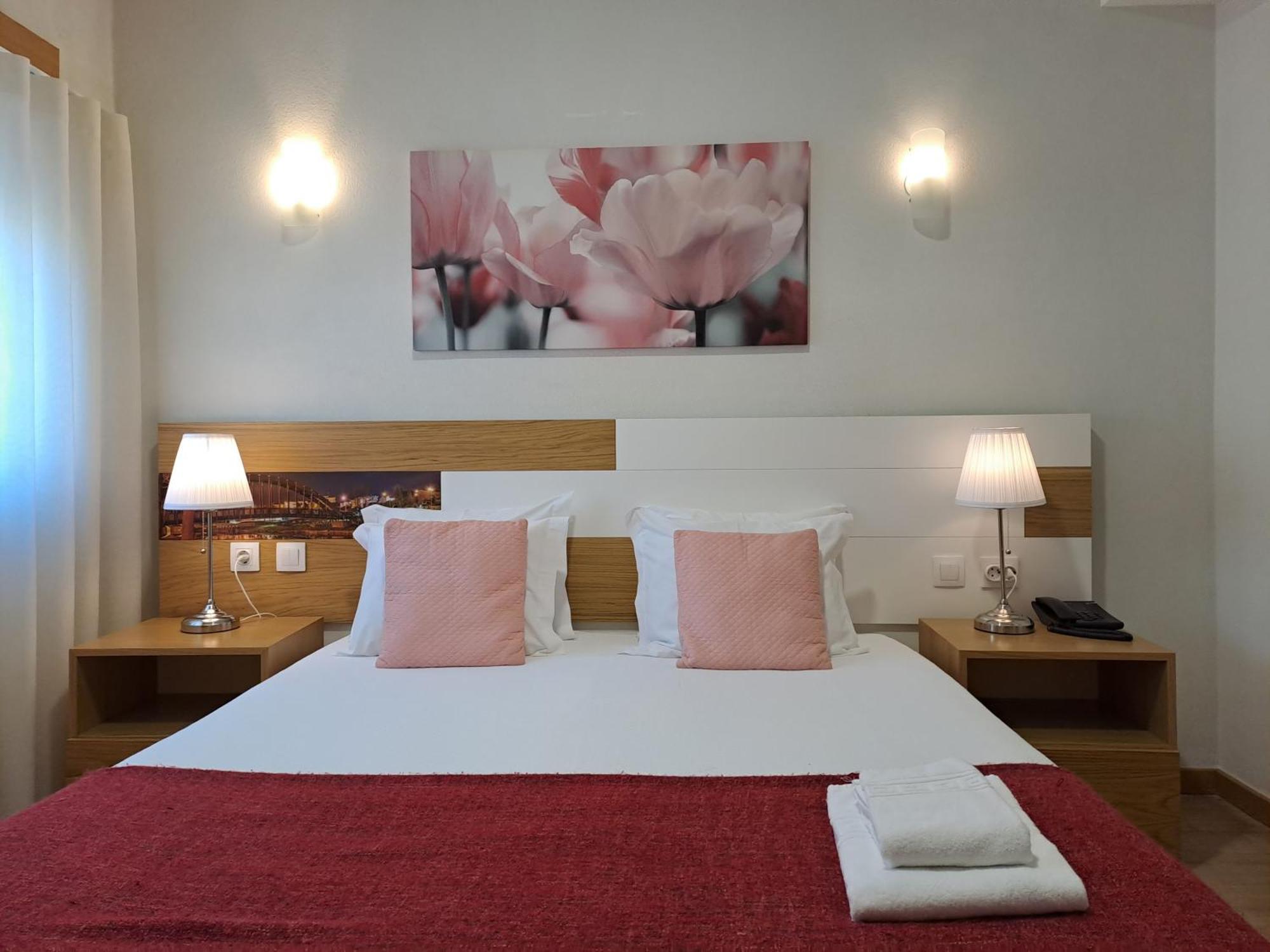 Hotel Square Serta Bagian luar foto